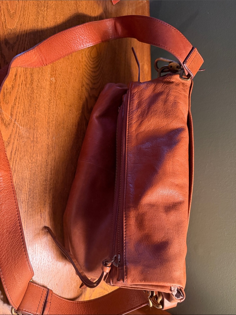 Margot New York Brown
Leather Hobo Tote Bag Purse
CrossBody Strap Pockets - Picture 7 of 7